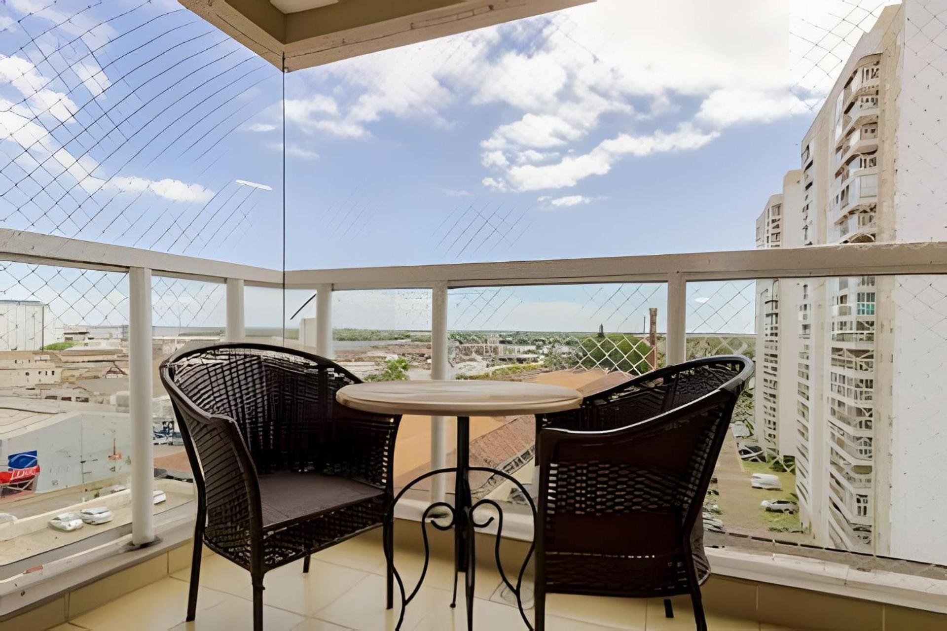Apartamento Espacoso & Aconchegante - 3 Quartos C/ Ar Condicionado - Ate 12 Pessoas *
